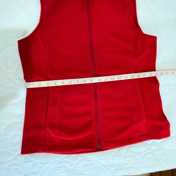 Land’s End Women’s Medium Red Fleece Vest - Picture 8 of 10
